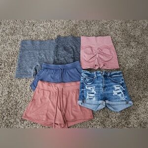 6 pairs of shorts, size small! :)